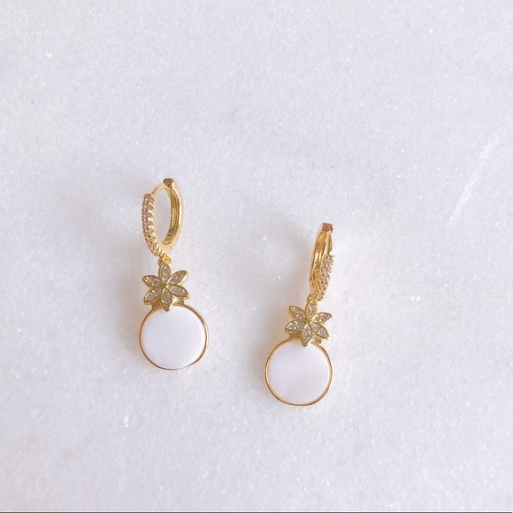 S925 flower hoop earrings - Picture 1 of 7